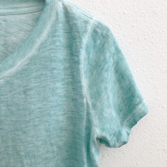EILEEN FISHER Pigment-Dyed Organic Cotton V-Neck Tee in Aqua Size Medium - Picture 5 of 9